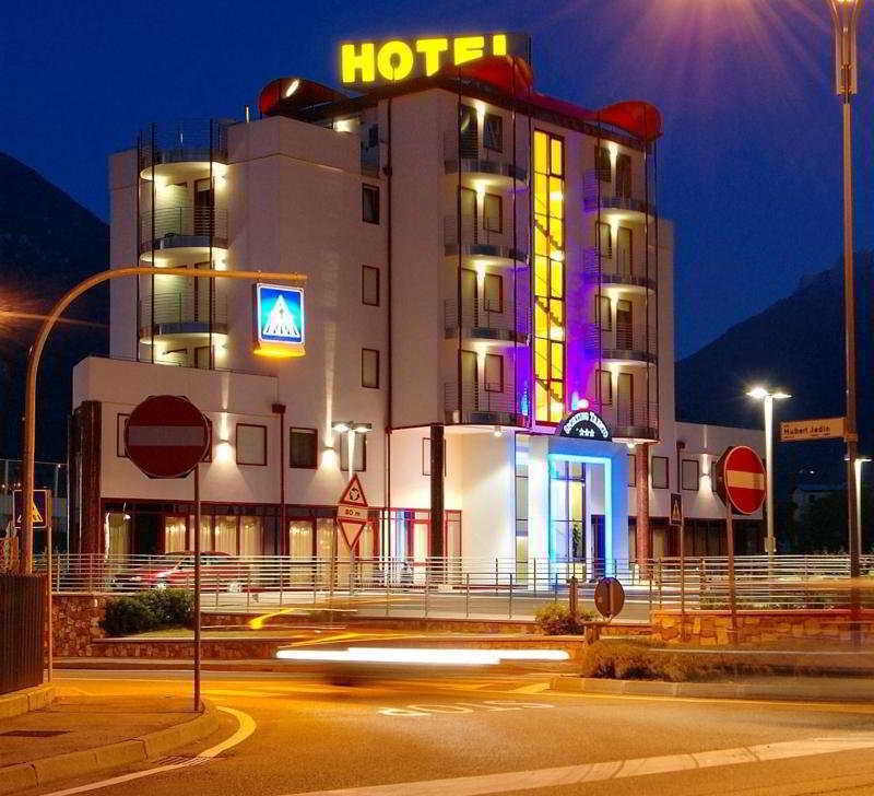 Hotel Sporting เตรนโต ภายนอก รูปภาพ